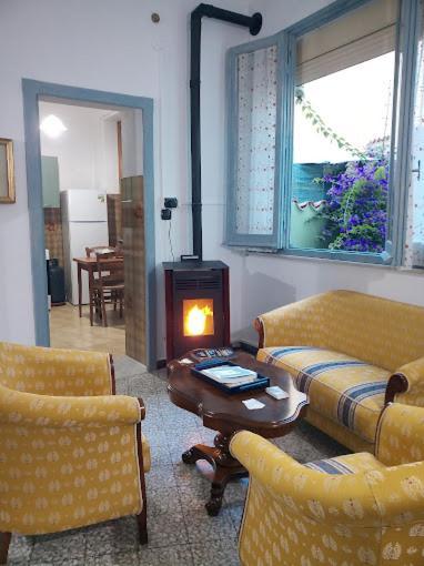 Casa Vacanze Zarinu オルゴーゾロ エクステリア 写真